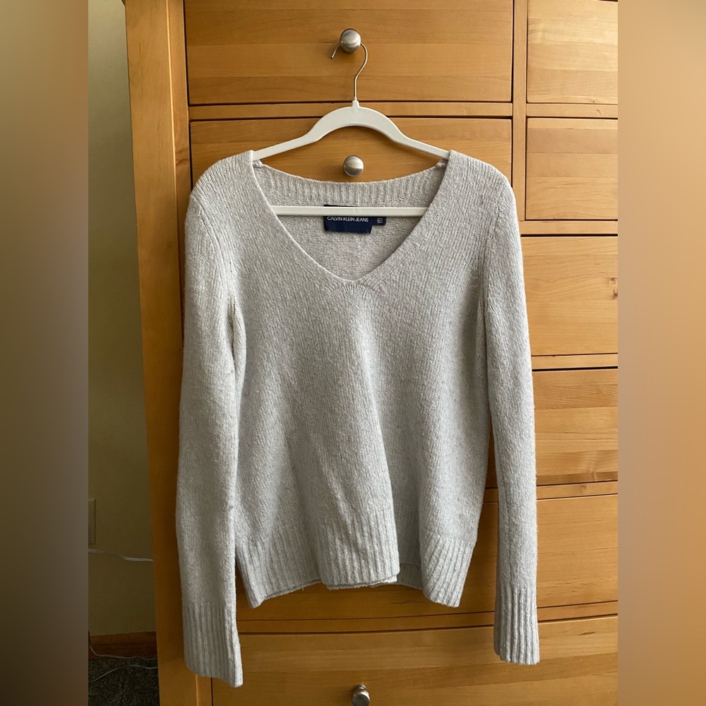 Calvin Klein Women’s V-Neck Wool Sweater